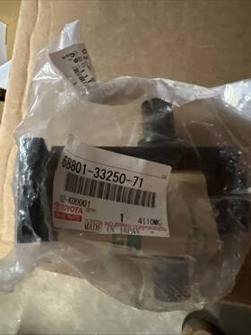 68801-33250-71 Toyota