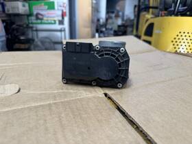 Ty22030-78b00-71 Toyota Tsa/ty22030-78b00-71 Good Used 22030-78b00-71 Forklift Body - Throttle Oem