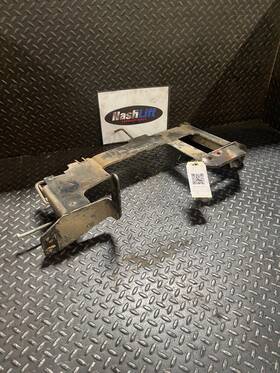 504291759 Yale Crossmember Wld Fits Good Used Hb1c 97