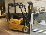 2018 Yale 4000 Lb Electric Forklift With Ss And Triple Mast Positioner. Fixed Price $14999.00.