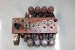 Linde 393 Series 4 Way Hydraulic Control Valve H25D 6790007520 6800007510. Fixed Price $3500.00.