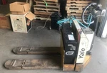 Yale Electric Battery Pallet Jack 06-085-13-104-B (pick Up Only). Fixed Price $400.00.