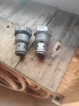 Hydraulic Check Valves Caterpillar Fuel Part Number 281-2725-00. Nos. Fixed Price $60.00.