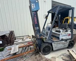 Komatsu Propane Forklift 2500LBS. Truck. Fixed Price $2700.00.